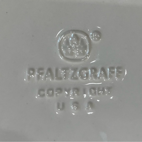 Beautiful Pfaltzgraff Round Butter Dish - Picture 4 of 4